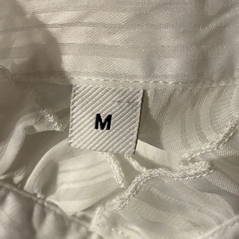 Elegant White Ruffled Blouse Size M - Picture 5 of 6